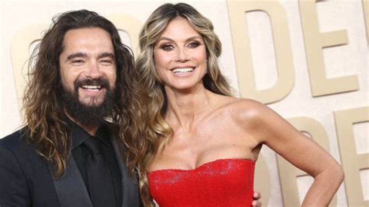 Heidi and Tom openly showed their love for each other during another beach excursion as they spent time in the sand once more